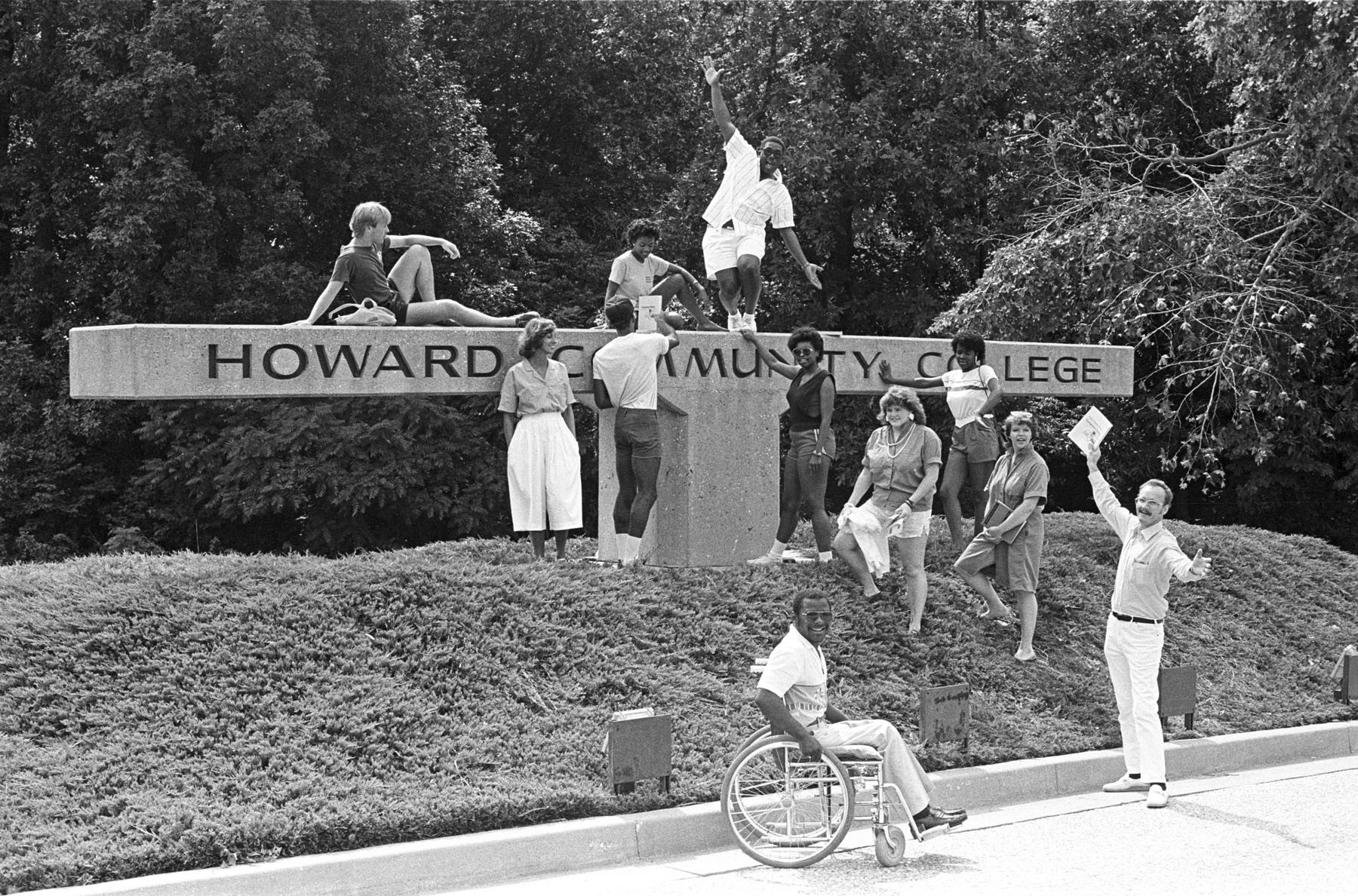 hcc sign with students