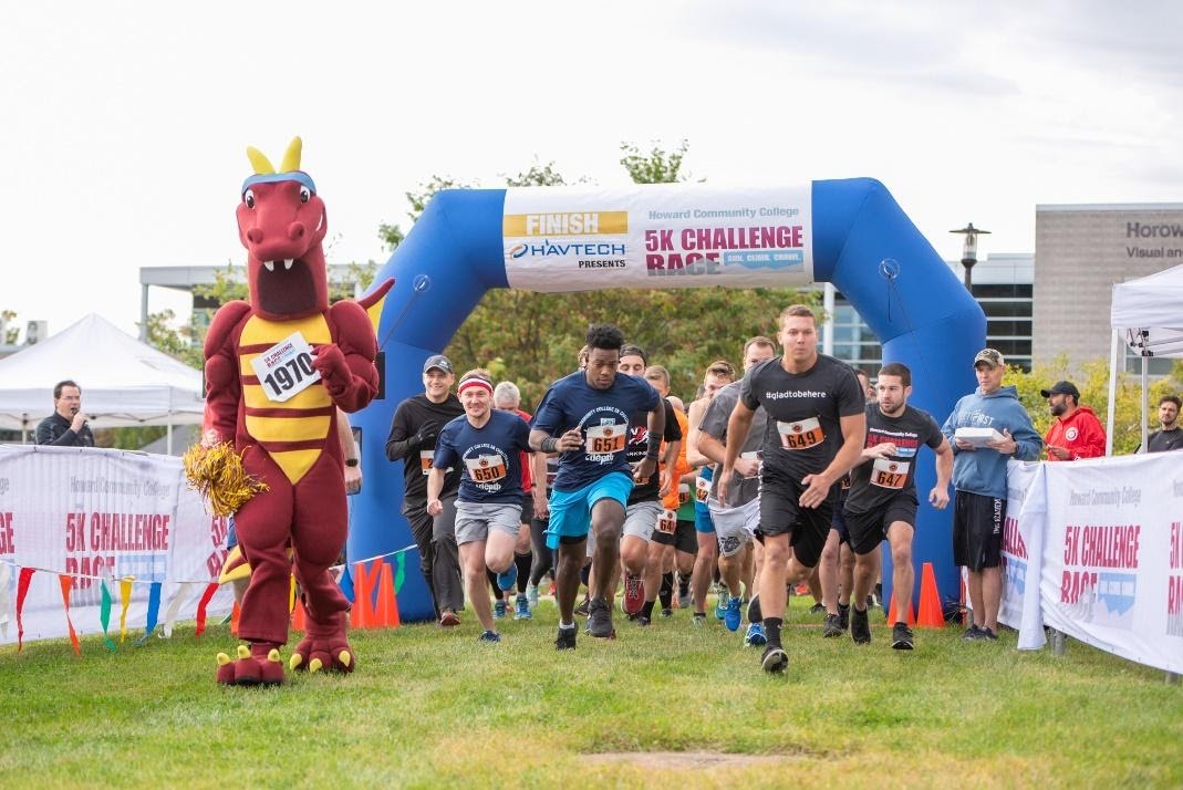 finish line at 5k race